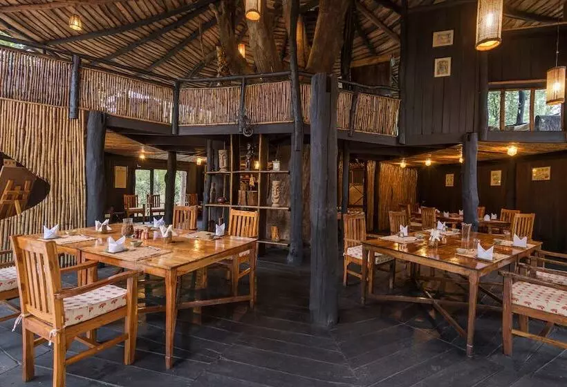 ホテル Pugdundee Safaris  Tree House Hideaway