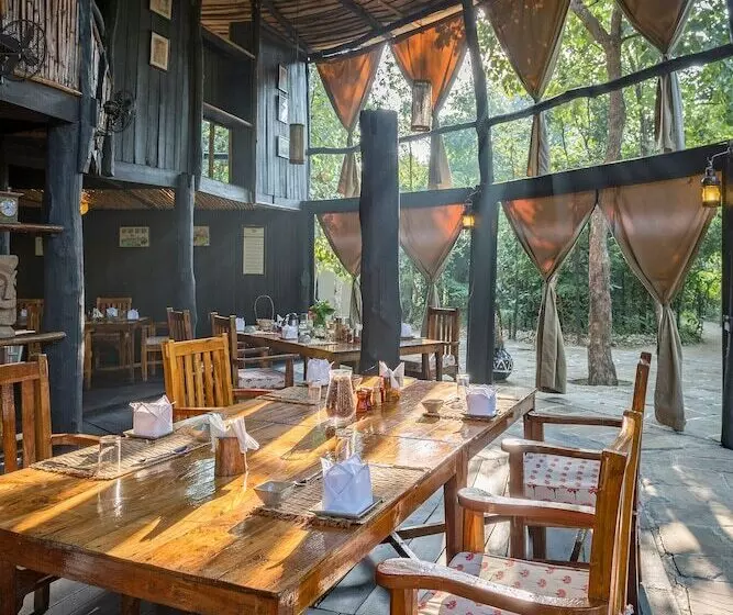 ホテル Pugdundee Safaris  Tree House Hideaway