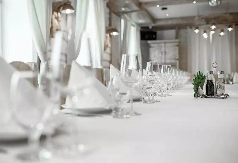 ホテル Usadba Strelingof