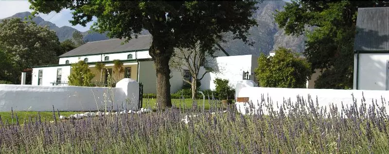 Majatalo L'auberge Chanteclair