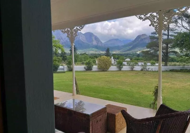 Majatalo L'auberge Chanteclair