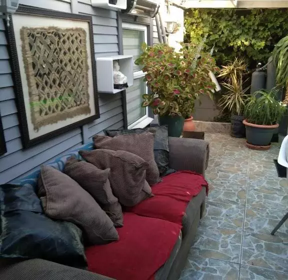 تختخواب و صبحانه Mitchell S Guesthouse