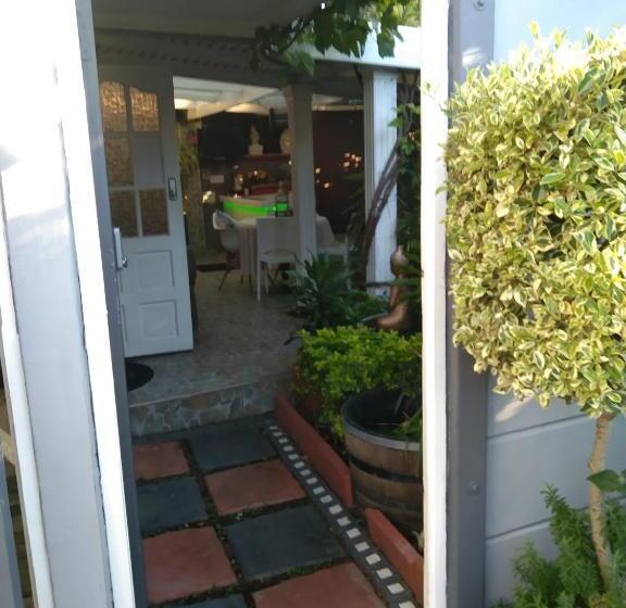 مبيت وإفطار Mitchell S Guesthouse