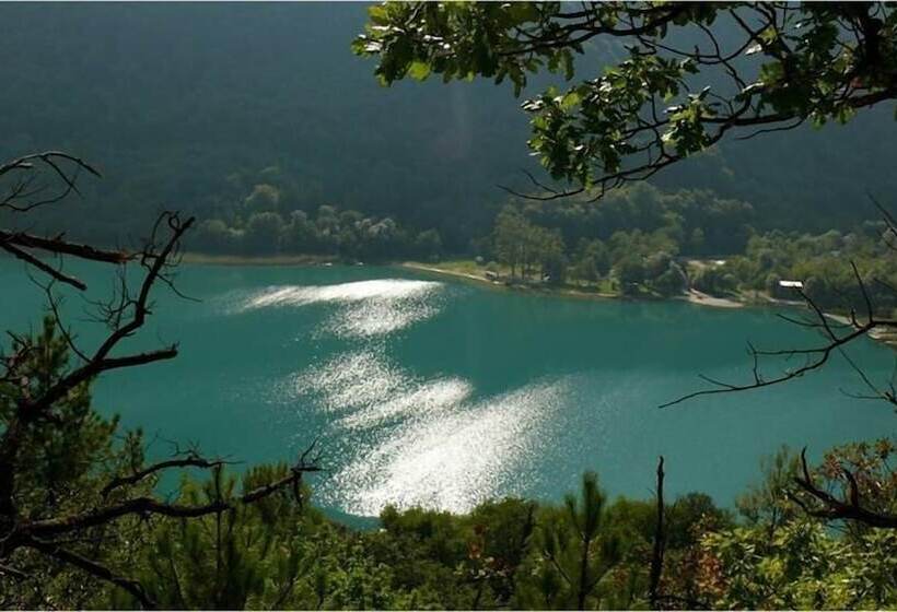 هتل Eko Selo Boračko Jezero