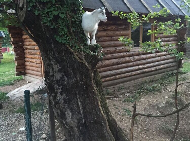 هتل Eko Selo Boračko Jezero