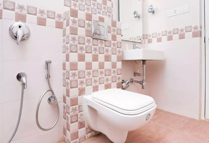 ホテル Treebo C Plaza