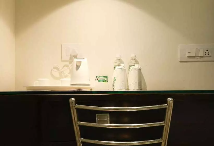 ホテル Treebo C Plaza