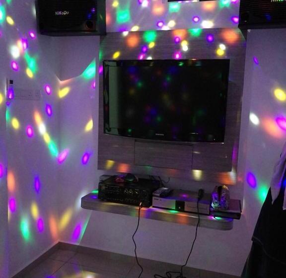 پانسیون D' Cozy Inn