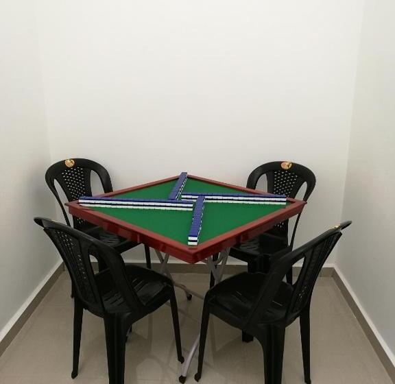 پانسیون D' Cozy Inn