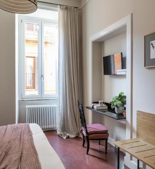 پانسیون Mynavona