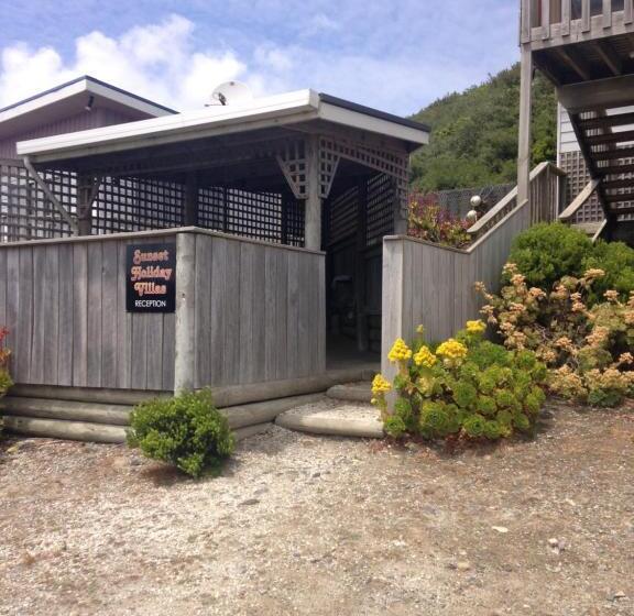 Sunset Holiday Villas