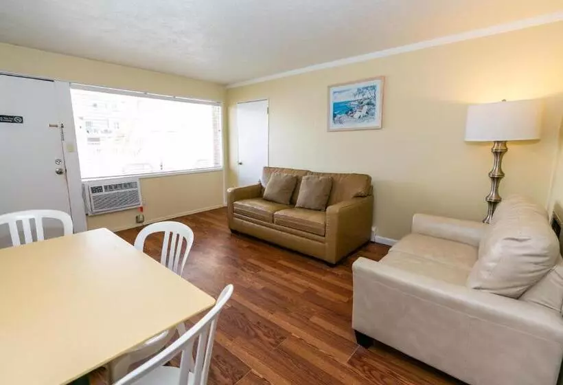 American Safari Motel