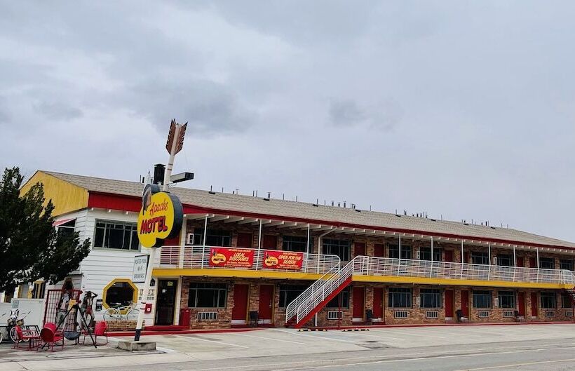 Apache Motel