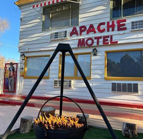 Apache Motel