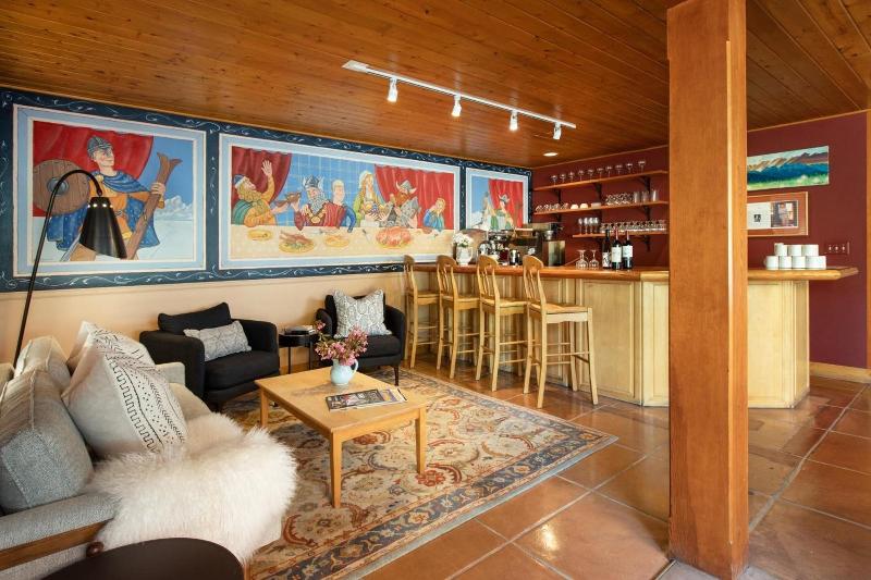 تختخواب و صبحانه The Alpine House