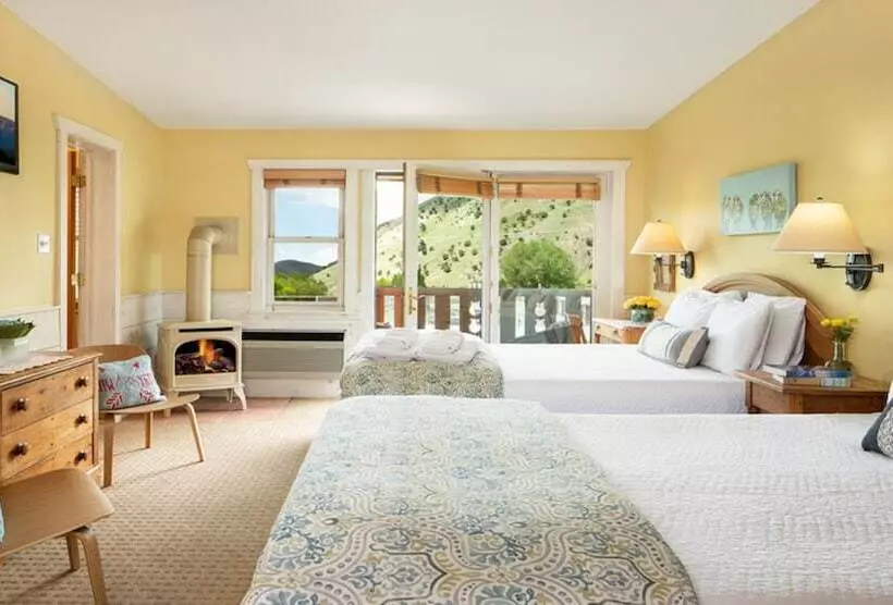 민박 The Alpine House