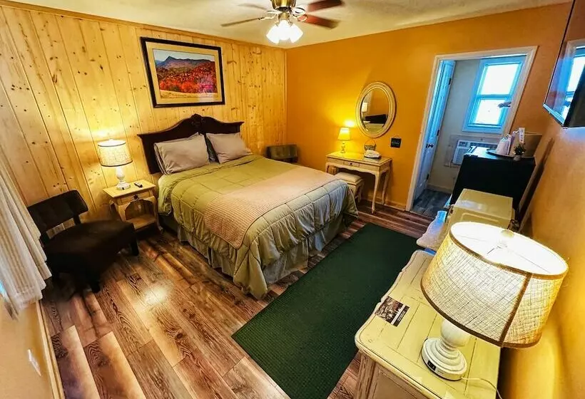 호텔 Alpine Village Inn