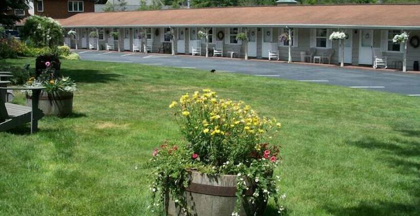 ホテル Alpine Village Inn