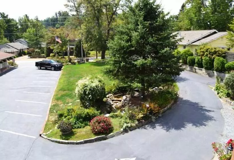 호텔 Alpine Village Inn