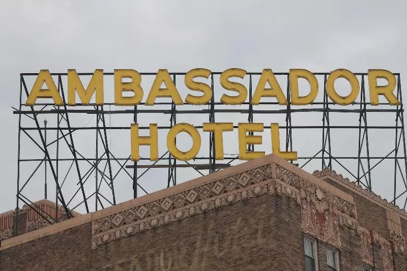 Ambassador Hotel Milwaukee, Trademark Collection By Wyndham
