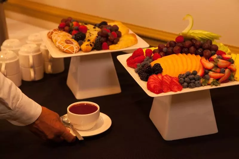 Ambassador Hotel Milwaukee, Trademark Collection By Wyndham