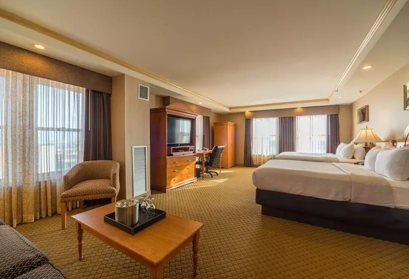 Ambassador Hotel Milwaukee, Trademark Collection By Wyndham