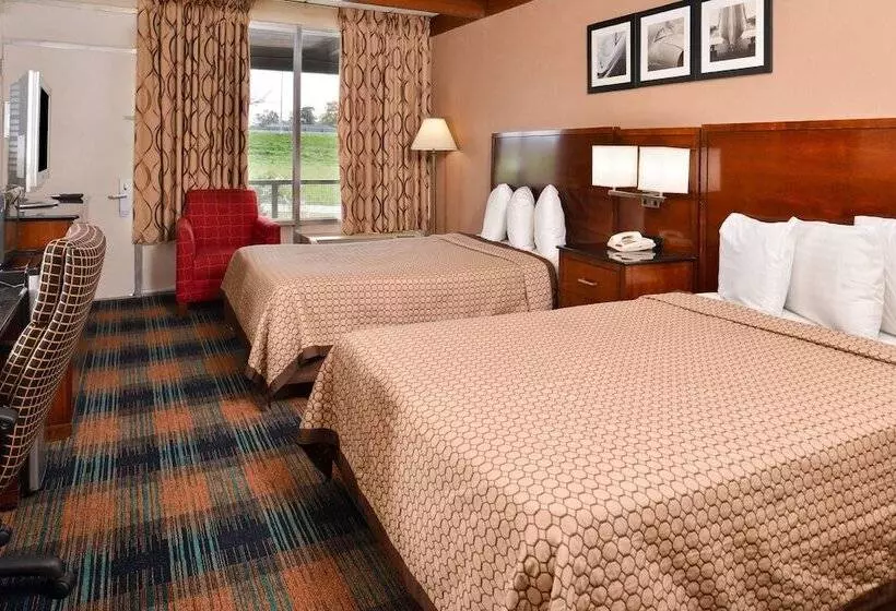 Отель Americas Best Value Inn Augusta Historic Downtown