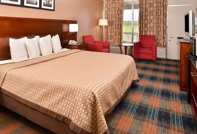 Отель Americas Best Value Inn Augusta Historic Downtown