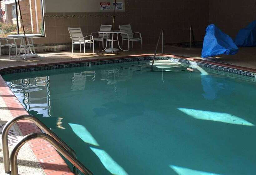 ホテル Americinn By Wyndham Forest Lake