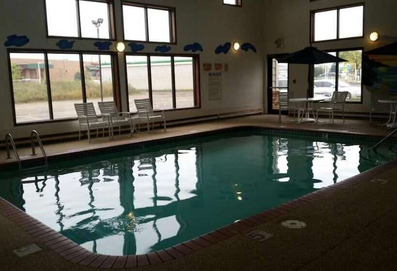 ホテル Americinn By Wyndham Forest Lake