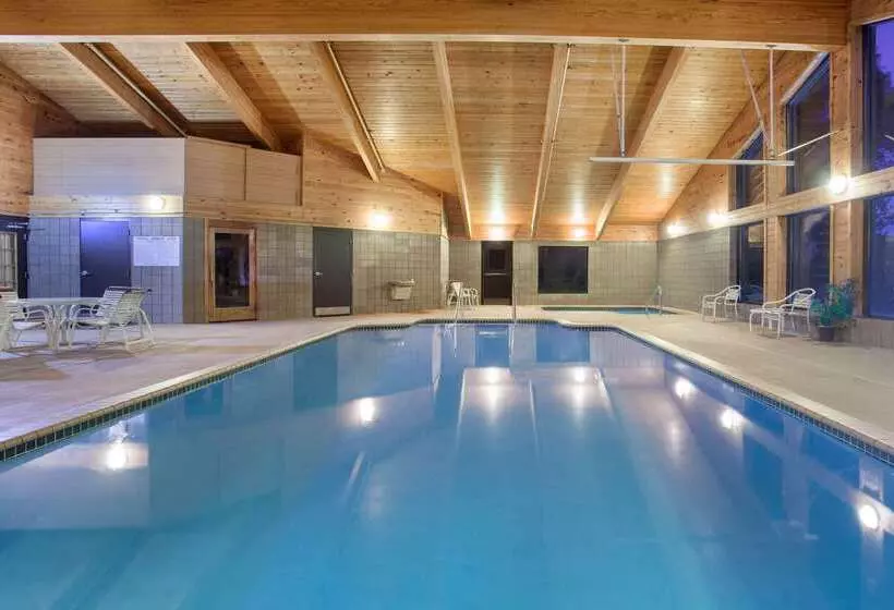 Hotelli Americinn By Wyndham White Bear Lake St. Paul