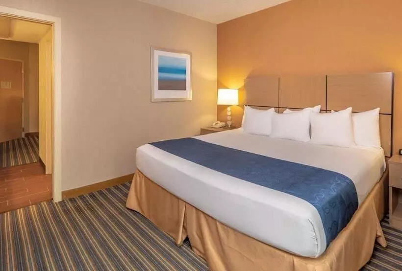 Atlantic Sands Hotel & Conference Center