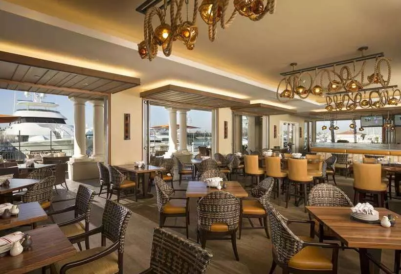 فندق Balboa Bay Resort