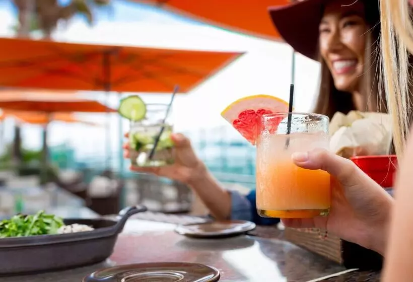 فندق Balboa Bay Resort