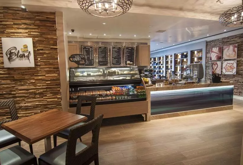 فندق Balboa Bay Resort