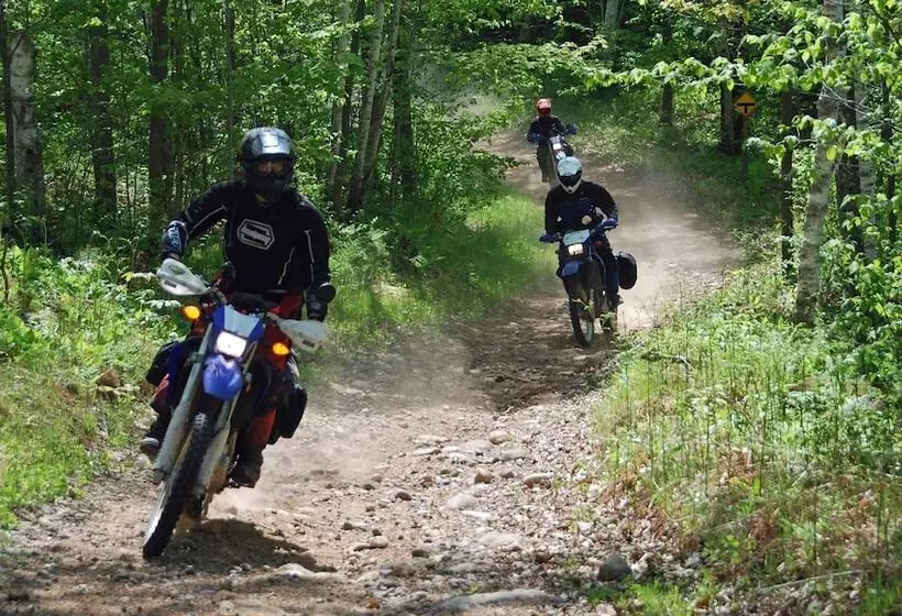 Szálloda Days Inn By Wyndham Black River Falls   Access To Atv Trail