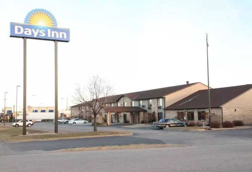 Szálloda Days Inn By Wyndham Black River Falls   Access To Atv Trail
