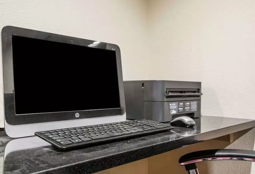 Szálloda Days Inn By Wyndham Black River Falls   Access To Atv Trail