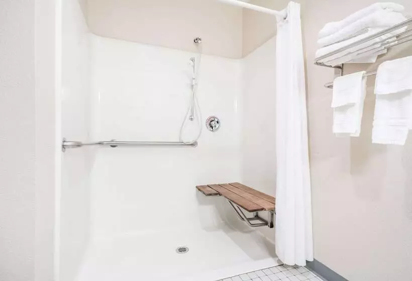 Szálloda Days Inn By Wyndham Black River Falls   Access To Atv Trail