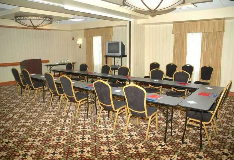 فندق Hampton Inn Easton