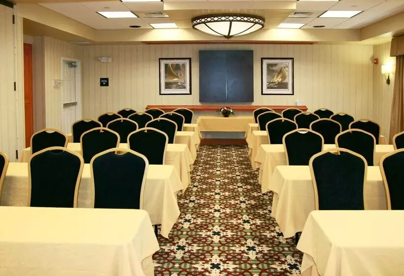 فندق Hampton Inn Easton