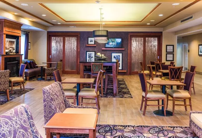 فندق Hampton Inn Easton