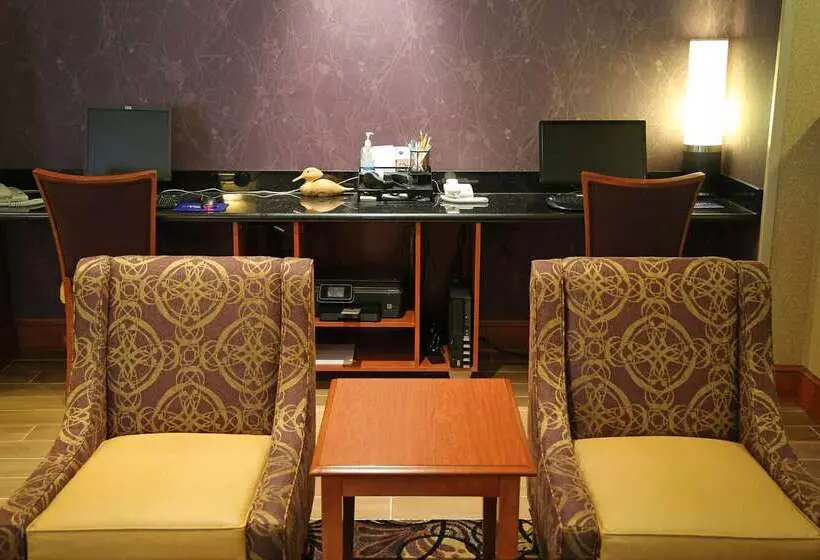 فندق Hampton Inn Easton