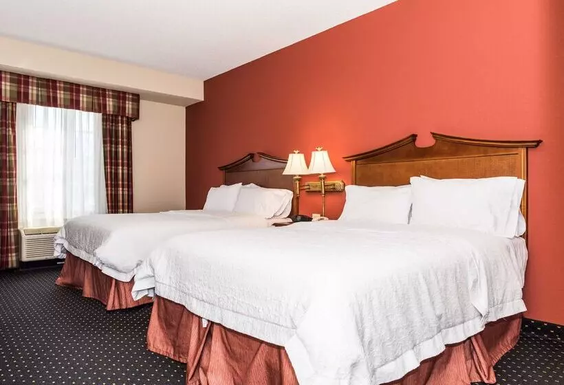 فندق Hampton Inn Easton
