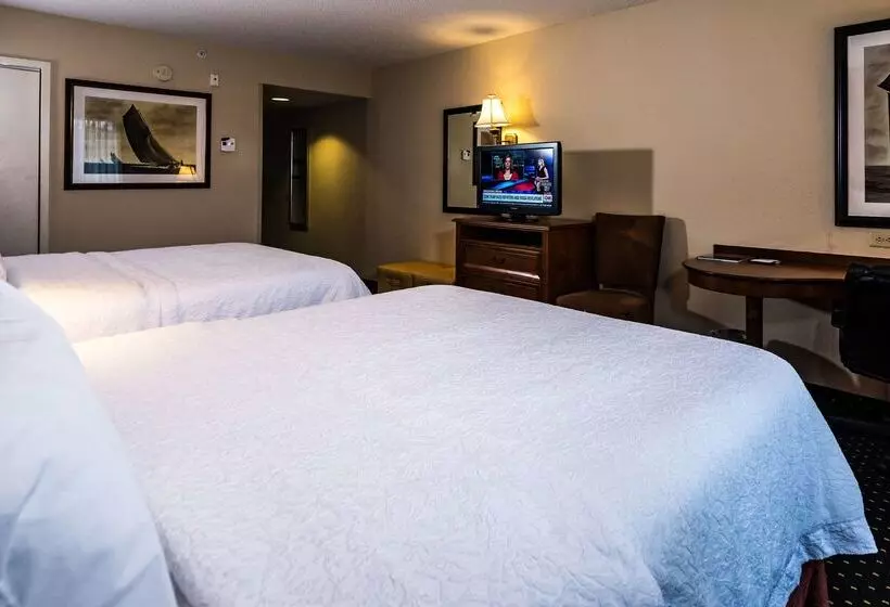 فندق Hampton Inn Easton