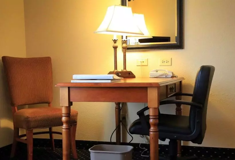 فندق Hampton Inn Easton