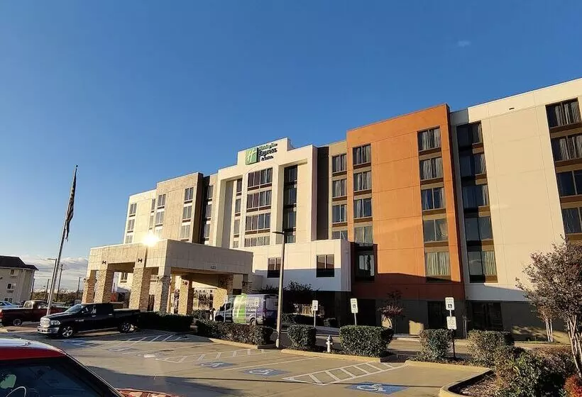 Holiday Inn Express Hotel & Suites Dallas Fort Worth Airport South, An Ihg