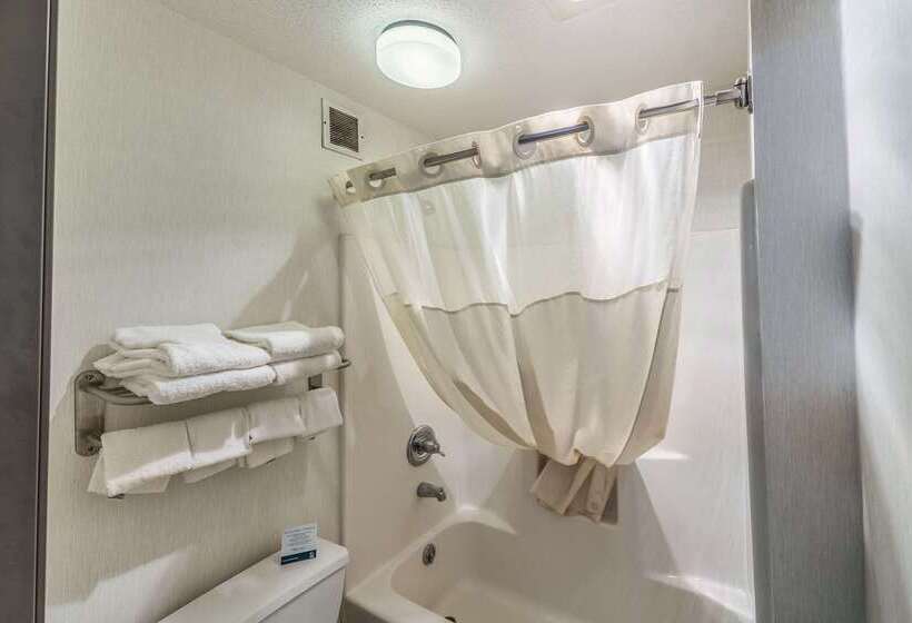 Отель Quality Inn Columbia City Near Us30