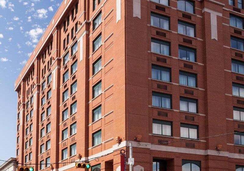 هتل Springhill Suites By Marriott Dallas Downtown / West End