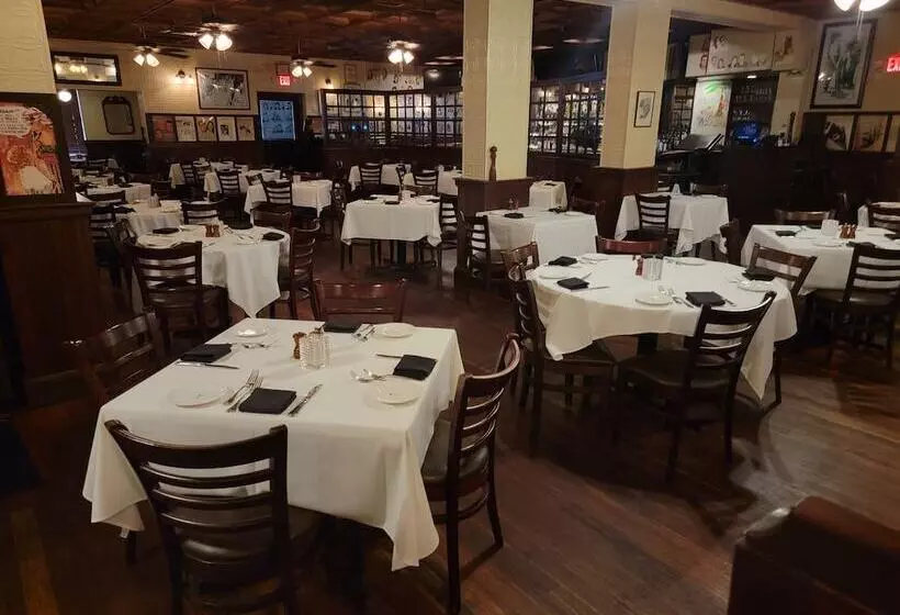 בית מלון כפרי The Landon Bay Harbor Miami Beach